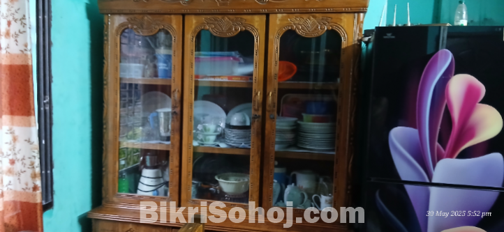 দেয়াল শুকেজ ২ পাটের ভালো কন্ডিশনে আছে